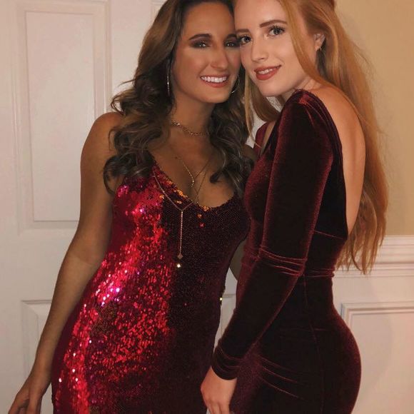 Meet your Posher, Nicole - Picture 1 of 1